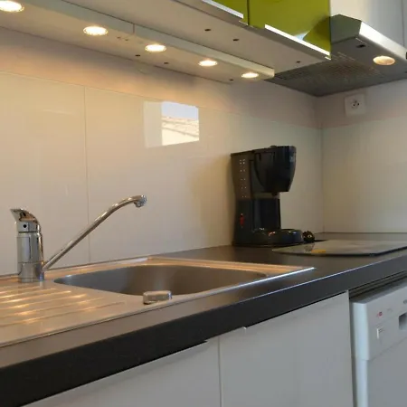 4 Pers Avec Terrasse Et Parking, A 150 M - Cap D'agde - Fr-1-249-27