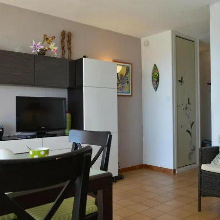 4 Pers Avec Terrasse Et Parking, A 150 M - Cap D'agde - Fr-1-249-27 شقة آجد