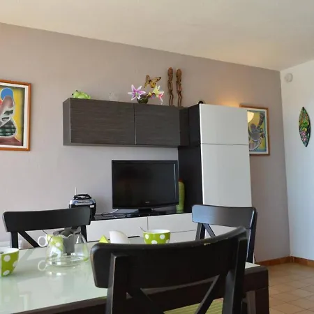 4 Pers Avec Terrasse Et Parking, A 150 M - Cap D'agde - Fr-1-249-27 *